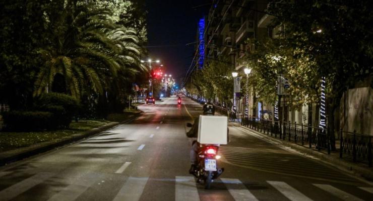 Προφυλακιστέος 28χρονος διανομέας που κατηγορείται ότι πετούσε πέτρες σε περαστικούς