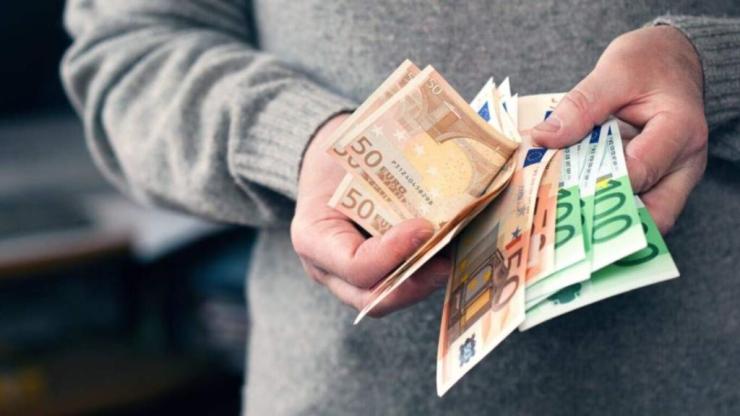 Κόκκινη κάρτα για το χαράτσι της εισφοράς αλληλεγγύης