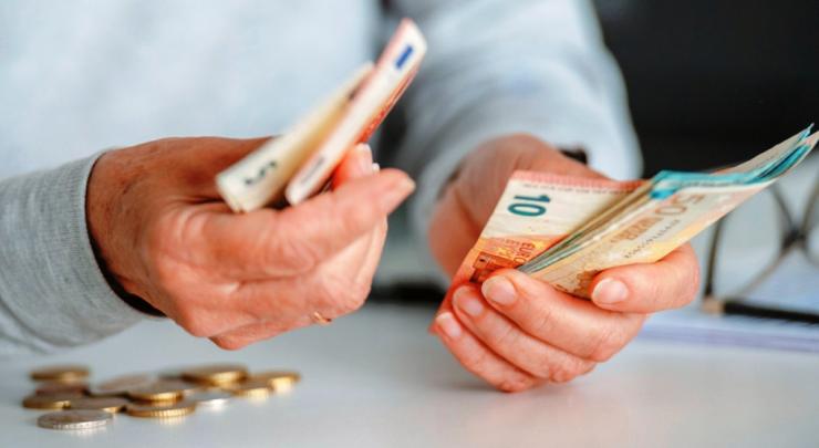 Από 390 ευρώ ξεκινά το όφελος σε ετήσια βάση με τον νέο κατώτατο μισθό