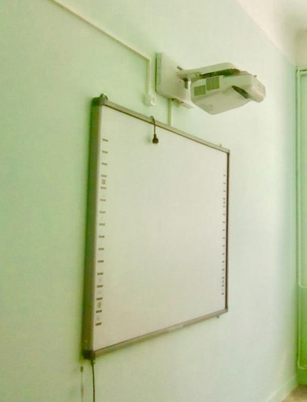 10 Διαδραστικοί πίνακες & 10 λάπτοπ διδασκαλίας στα δημοτικά σχολεία χώρας & Άνω Μεράς 