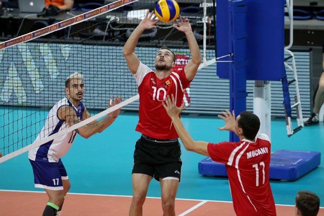 Ο Φοίνικας απέκτησε τον Marin Lescov 