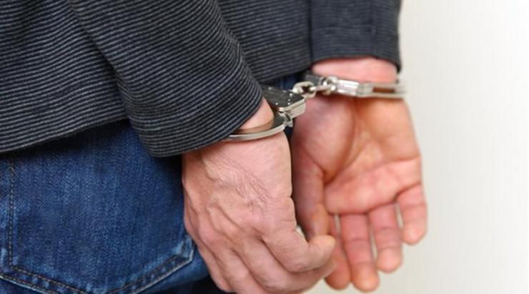 Συνελήφθησαν δύο διωκόμενοι για ξεχωριστές υποθέσεις στη Μύκονο