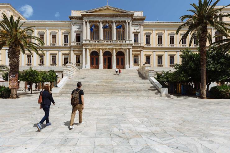 Έγκριση ανάθεσης μελέτης για την αποκατάσταση των όψεων του Δημαρχείου Ερμούπολης 