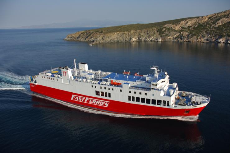 Τραυματισμοί επιβατών σε Ε/Γ-Ο/Γ πλοία στην Τήνο