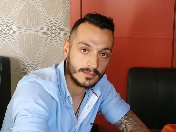 Παίκτης του Α.Ο. Σύρου και ο Ηλίας Ζουμπουνέλης 