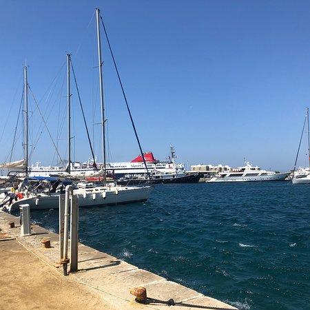 Παροχή συνδρομής σε Ε/Γ -Τ/Ρ σκάφος στη Μύκονο