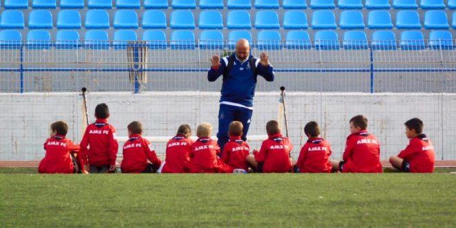 Παρέμεινε στο τεχνικό τιμ του Αίαντα ο Σίμος Ρηγούτσος 