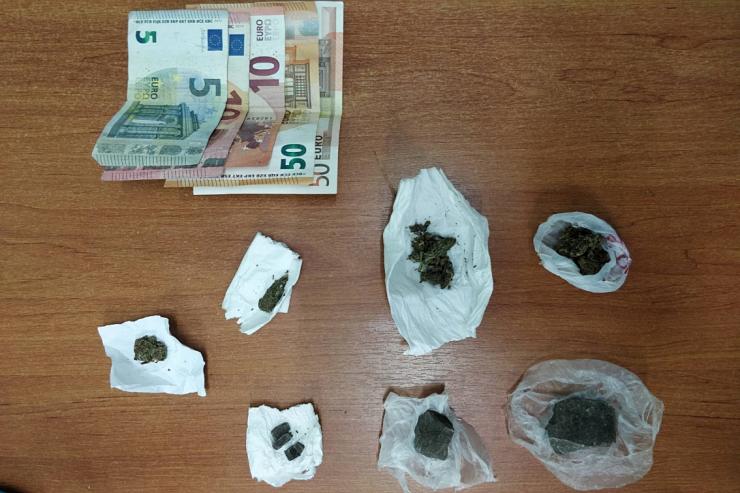 Συνελήφθη 30χρονος αλλοδαπός για διακίνηση ναρκωτικών και αποπλάνηση ανηλίκου στη Θήρα