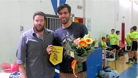 Υπέγραψε και συνεχίζει ο αρχηγός 