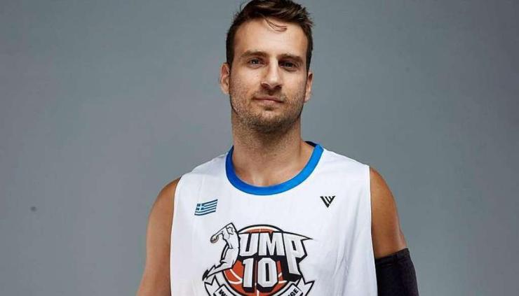 Ανεβάζει τον πήχη το συγκρότημα από τη Μύκονο 