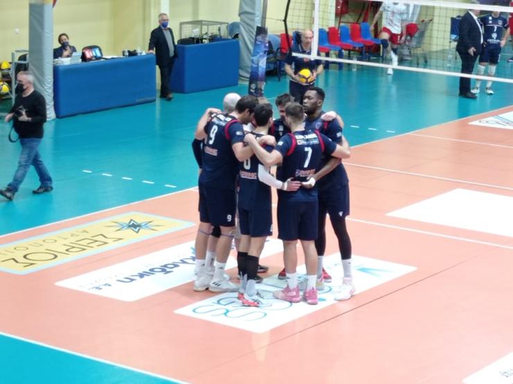 Νίκη με σβηστή μηχανή για τον Φοίνικα Σύρου ONEX 