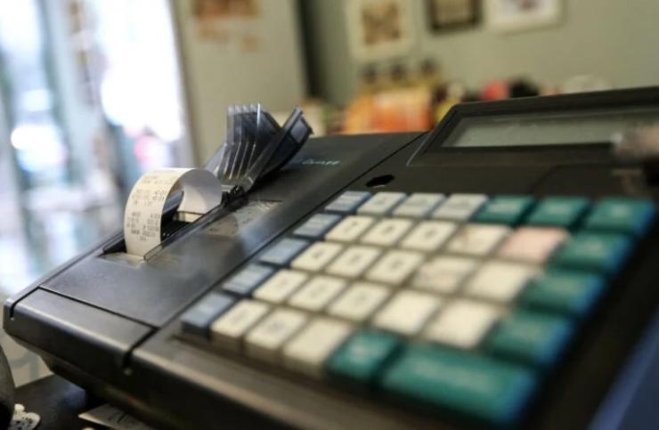 ΑΑΔΕ: Αυθημερόν «λουκέτα» για μη έκδοση αποδείξεων