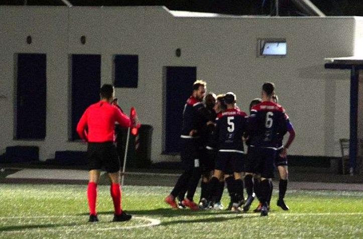 Πέρασε με εντυπωσιακό τρόπο από την Πάρο η Α.Ε. Σαντορίνης 