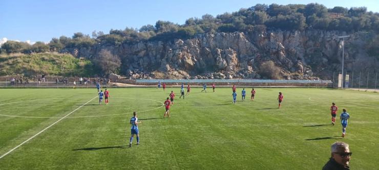 Ποδαρικό με το… δεξί έκανε η Ελλάς Σύρου 