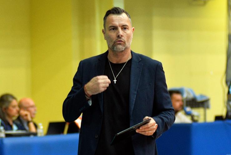 «Τέλος» ο Θάνος Τερζής από τον πάγκο του Φοίνικα Σύρου 