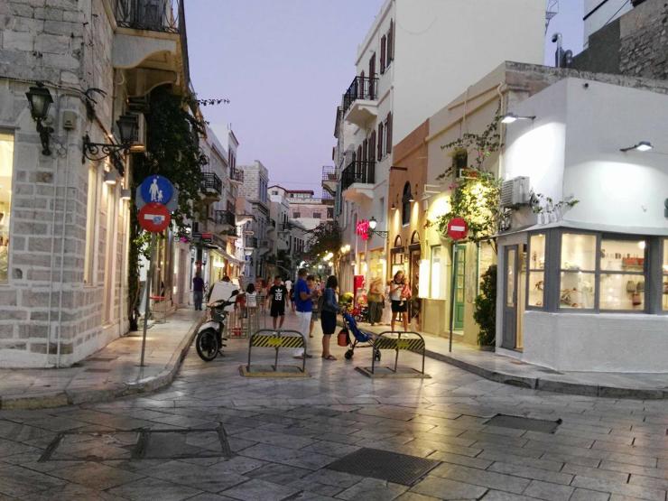 Σύρος: Νέο ωράριο καταστημάτων από 7 Σεπτεμβρίου 