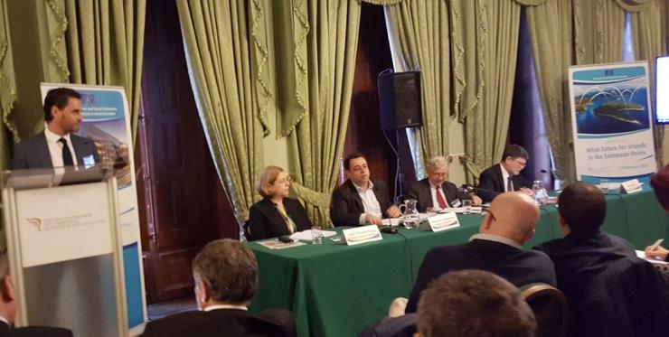 Διατηρείται «ζωντανό» το θέμα του ΦΠΑ των νησιών