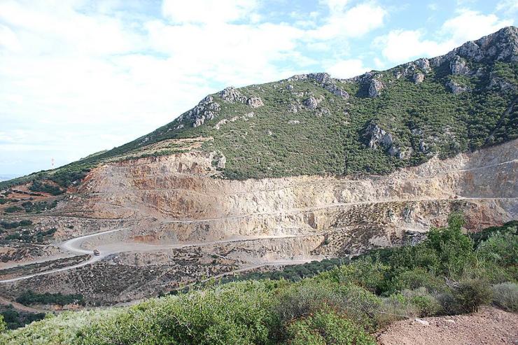 Παράταση στην Lafarge Beton για την παράδοση του λατομείου