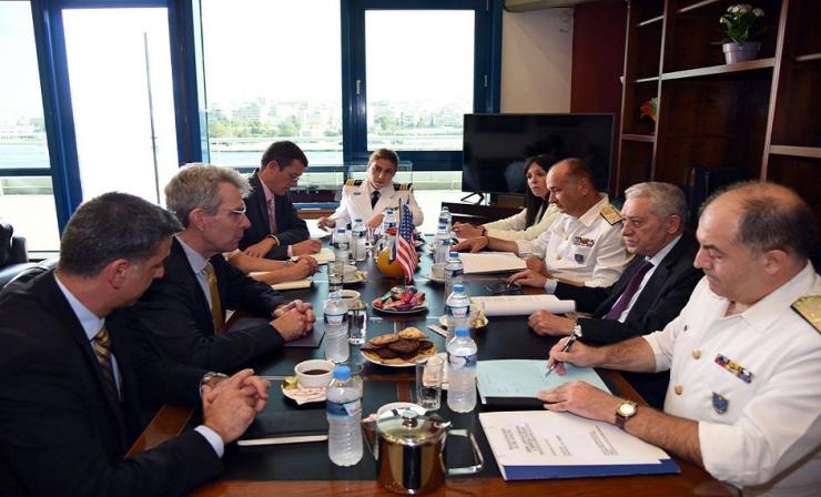 Συνεργασίες ακτοφυλακής και επενδύσεις σε λιμάνια και ναυπηγεία