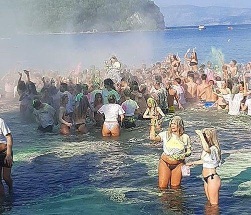  Από το πάρτι της Δασιάς στο αστυνομικό Τμήμα!