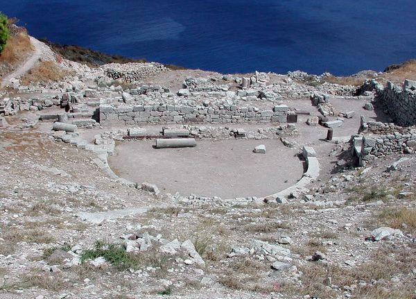 “Φως” στα μνημεία και μουσεία της Σαντορίνης