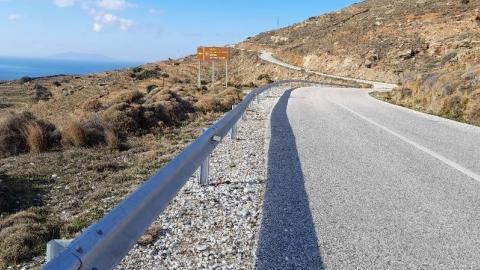 Εργασίες άρσης καταπτώσεων στο Επαρχιακό οδικό δίκτυο Τήνου