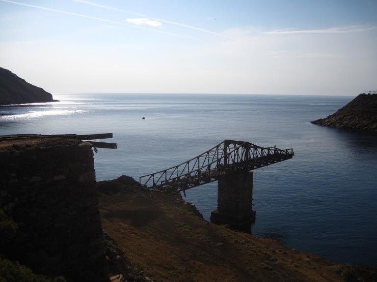 Σέριφος: “Ναυάγησε” η σύμβαση με το ΕΜΠ για τα μεταλλεία 