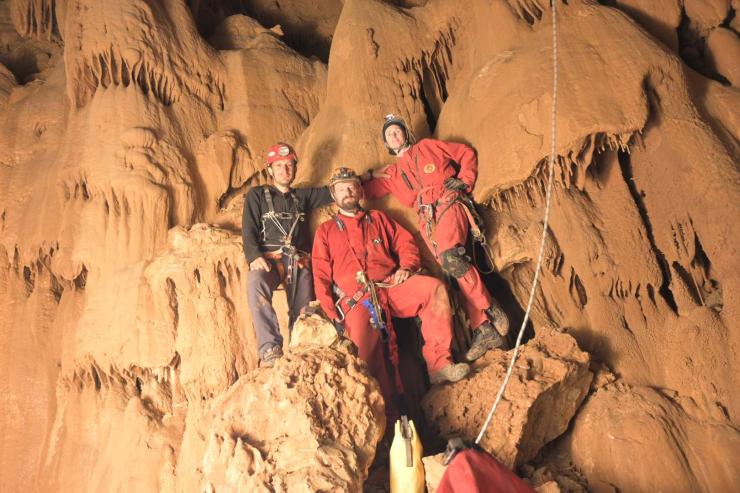 Τα "φώτα" στα σπήλαια της Αμοργού