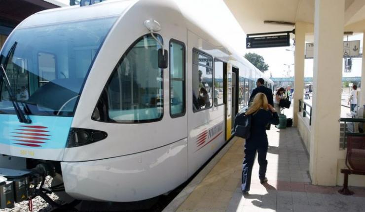 Προβολή της Κέας στον προαστιακό σιδηρόδρομο της Αθήνας