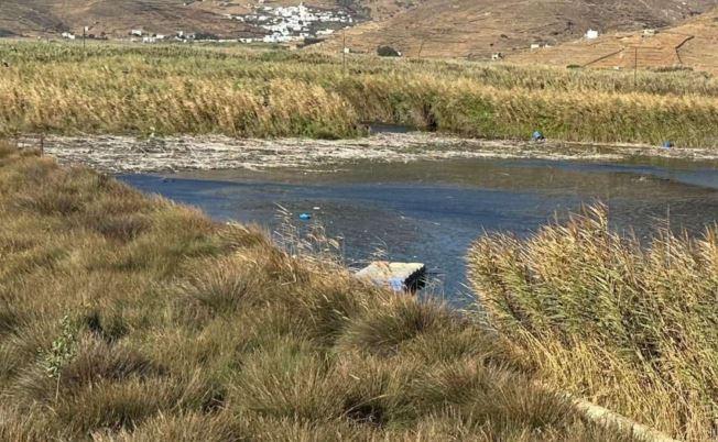 "Σήμα κινδύνου" για τη λίμνη της Κολυμπήθρας στην Τήνο