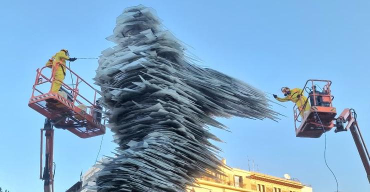 «Δρομέας»: Καθαρίστηκε το εμβληματικό γλυπτό της Βασιλίσσης Σοφίας