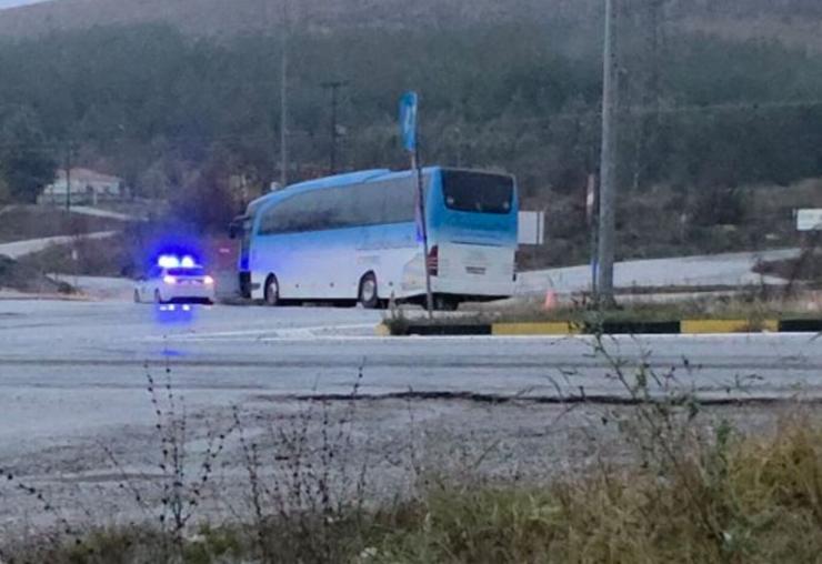 Εξετράπη λεωφορείο με 40 εργαζομένους της ΔΕΗ στην Πτολεμαΐδα, νεκρός ο οδηγός μετά από ανακοπή