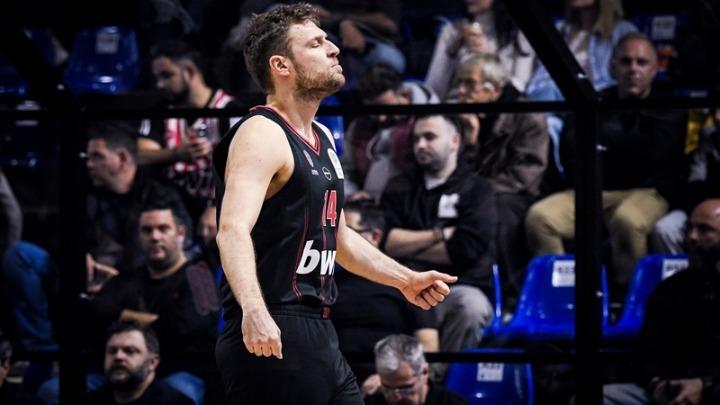 ΔΕΑΒ: Πρόστιμο 10.000 ευρώ στον Βεζένκοβ για το επεισόδιο με το Πετρόπουλο