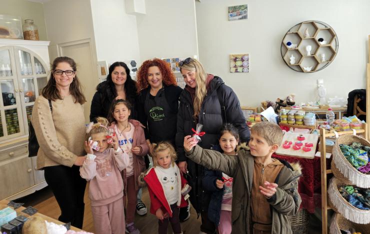 Το εργαστήριο σαπουνιού «Φύσις» φιλοξένησε το Δημοτικό Σχολείο και το Νηπιαγωγείο της Ηρακλειάς