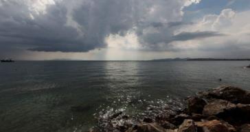 Καιρός: Συννεφιά με τοπικές βροχές και μεμονωμένες καταιγίδες