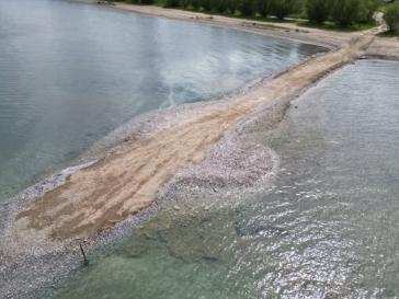 Ωρωπός: Έριξαν μπάζα σε λιμνοθάλασσα και έφτιαξαν δρόμο 