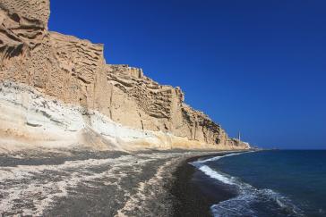 Δήμος Θήρας: Αντίθετος στη δημιουργία κλειστών τουριστικών ζωνών  