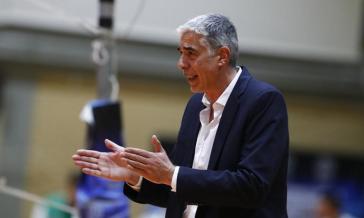 Και επίσημα νέος προπονητής του ΦΟΙΝΙΚΑ Σύρου, ο Άκης Χατζηαντωνίου 