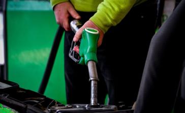 Πρώτες ενδείξεις αποκλιμάκωσης στα καύσιμα