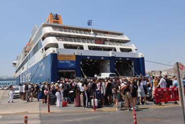 Ferryhopper: Μύκονος, Πάρος και Τήνος στην κορυφή των προτιμήσεων για το Άγιο Πνεύμα