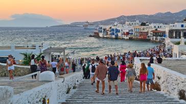 ΙΝΣΕΤΕ: Πώς αξιολογούν οι ταξιδιώτες την Ελλάδα
