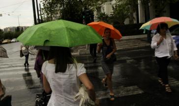 Καιρός: Τοπικές βροχές και καταιγίδες προβλέπονται για σήμερα