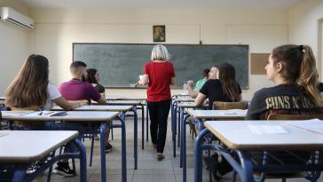 Αγίου Πνεύματος: Πότε πέφτει η αργία και τι ισχύει με τις Πανελλήνιες εξετάσεις