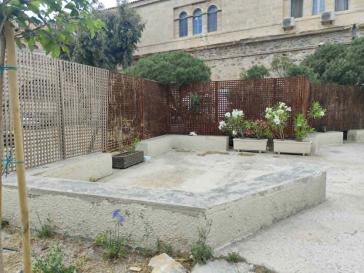 Τρικολόρε περίφραξη στην Πινακοθήκη Κυκλάδων 