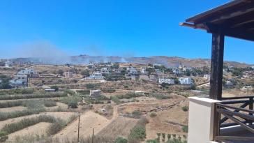 Σύρος: Φωτιά σε εξέλιξη στον Μέγα Γιαλό