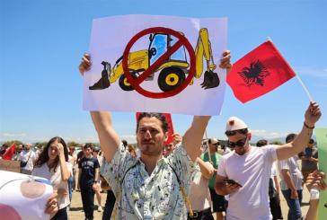 Αλβανία: Αυστηρή προειδοποίηση της Κομισιόν για το mega resort του Κούσνερ