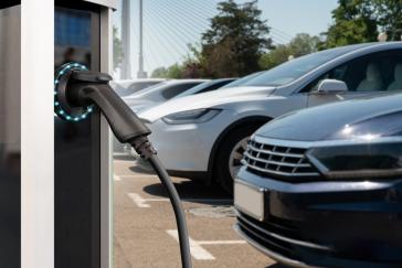 Κίνα: Περισσότερα ηλεκτρικά από συμβατικά αυτοκίνητα