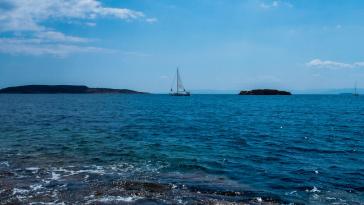 Καιρός: Αίθριος με ανέμους από βόρειες διευθύνσεις έως και 7 μποφόρ στο Αιγαίο
