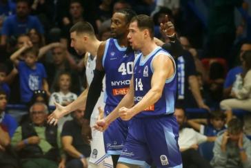 Κάτοικος Μυκόνου παραμένει ο Γιάννης Σιδηροηλίας 