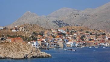 ΥΠΕΝ: Ανοίγει “πόρτα” για ιδιωτική πολεοδόμηση σε εγκαταλελειμμένους και μικρούς οικισμούς στα νησιά